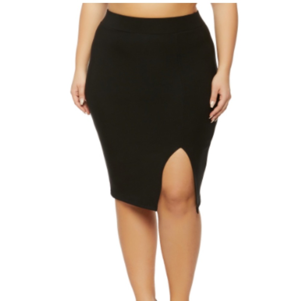 "GOTTA SPLIT" PENCIL SKIRT: 1X-3X Black